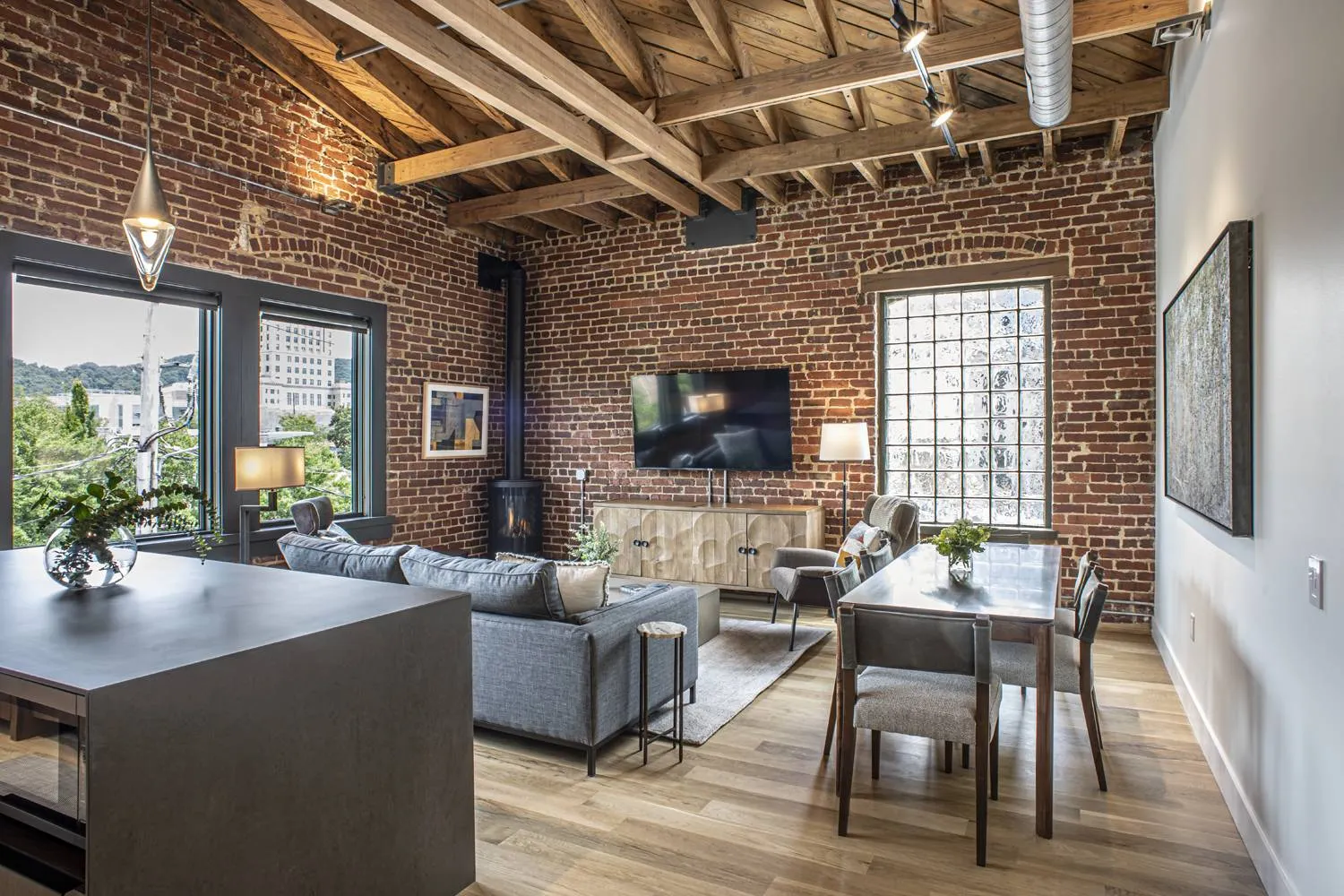 14 Best Boutique Hotels in Asheville NC You Must Visit!