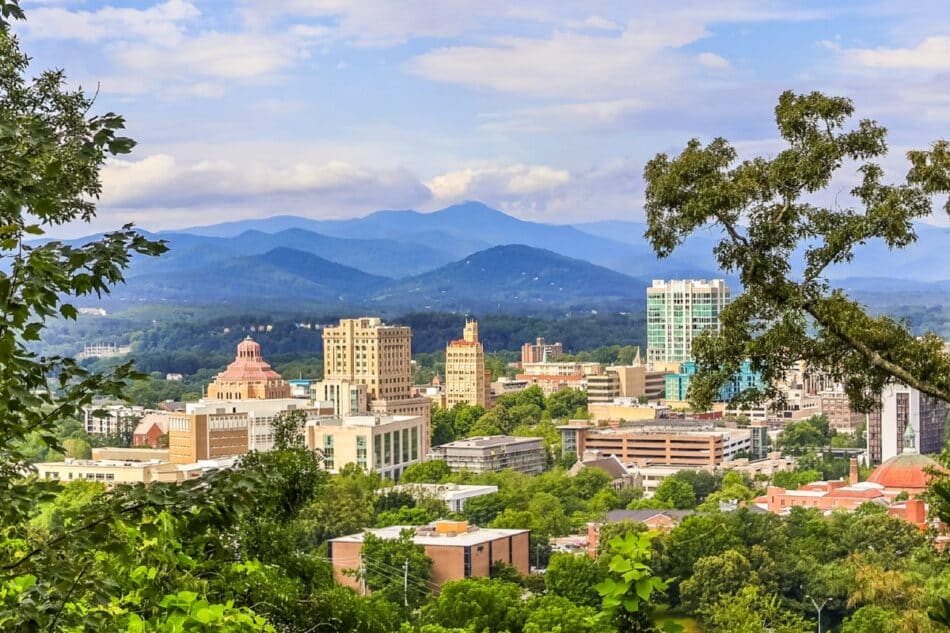 To Asheville and Beyond: Downtown Asheville: The Heartbeat of the Blue Ridge